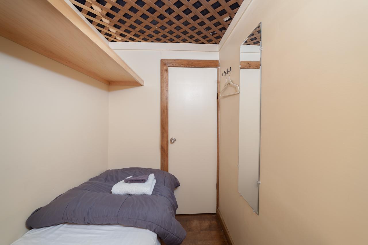 Chelsea Cabins New York Bagian luar foto