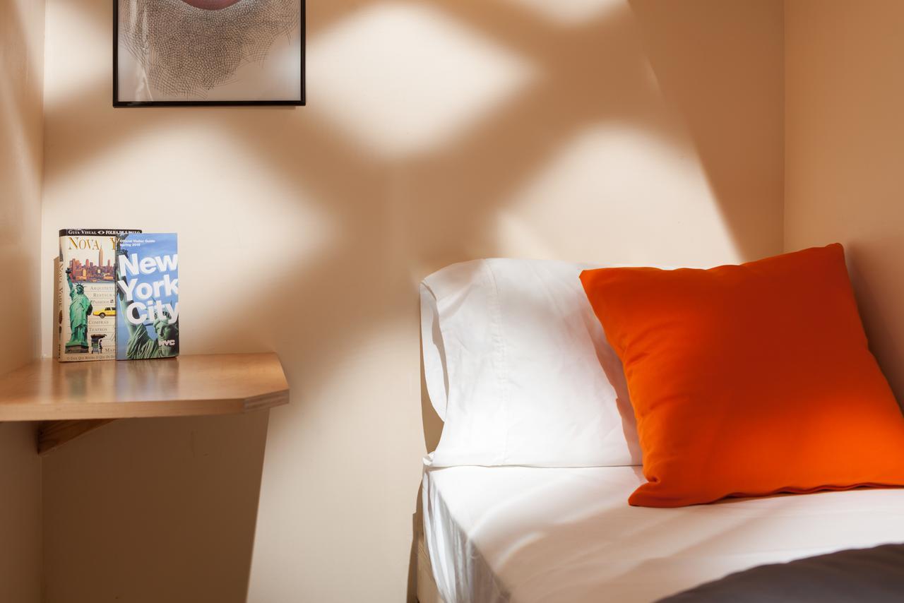 Chelsea Cabins New York Bagian luar foto